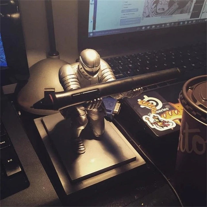 BowLift | knight pen holder
