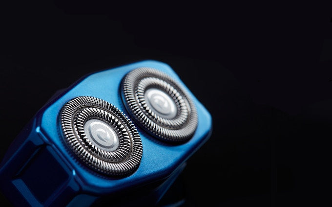 BowLift | LuxRazor Elite Travel Razor | Compact magnetic design for effortless shaving on the go