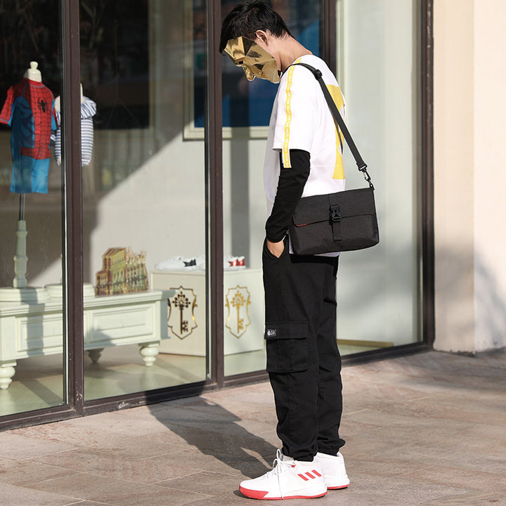 Multi-Functional Messenger Bag Bowlift