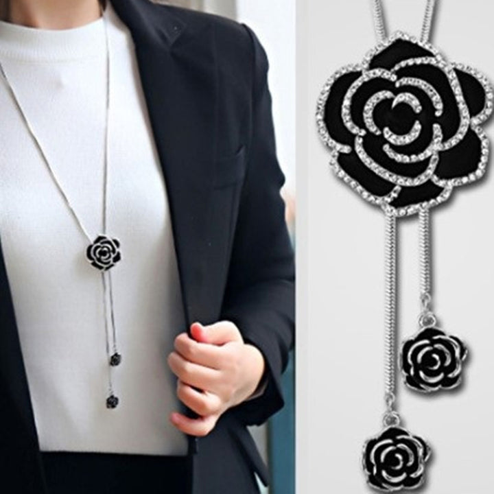 Floral Pendant Necklace Bowlift