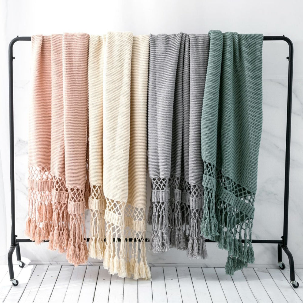 BowLift | Snug Knit Woven Tassel Blanket