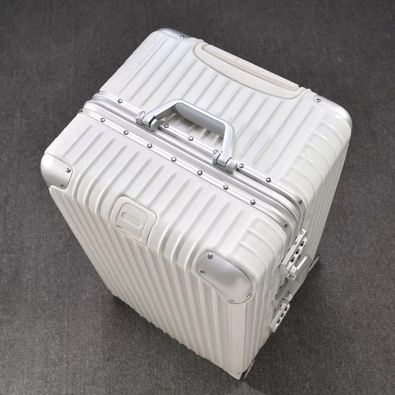 Durable Hard-Shell Travel Suitcase Bowlift