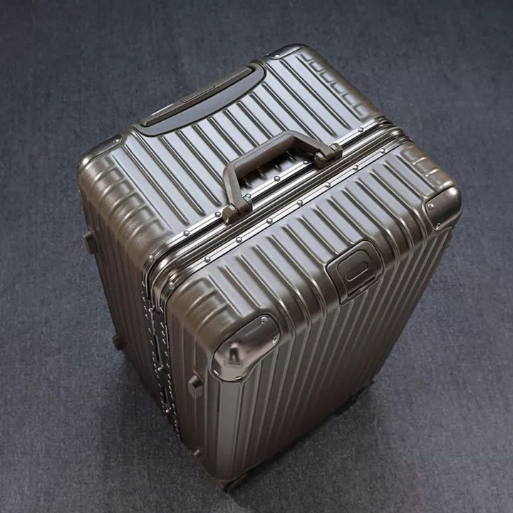 Durable Hard-Shell Travel Suitcase Bowlift