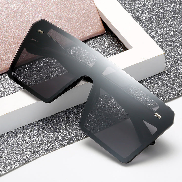 Women's Oversized Sunglasses in Futuristic Design Bowlift