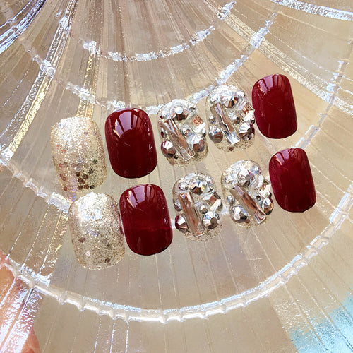 Glamorous Glittering Press-On Nail Set