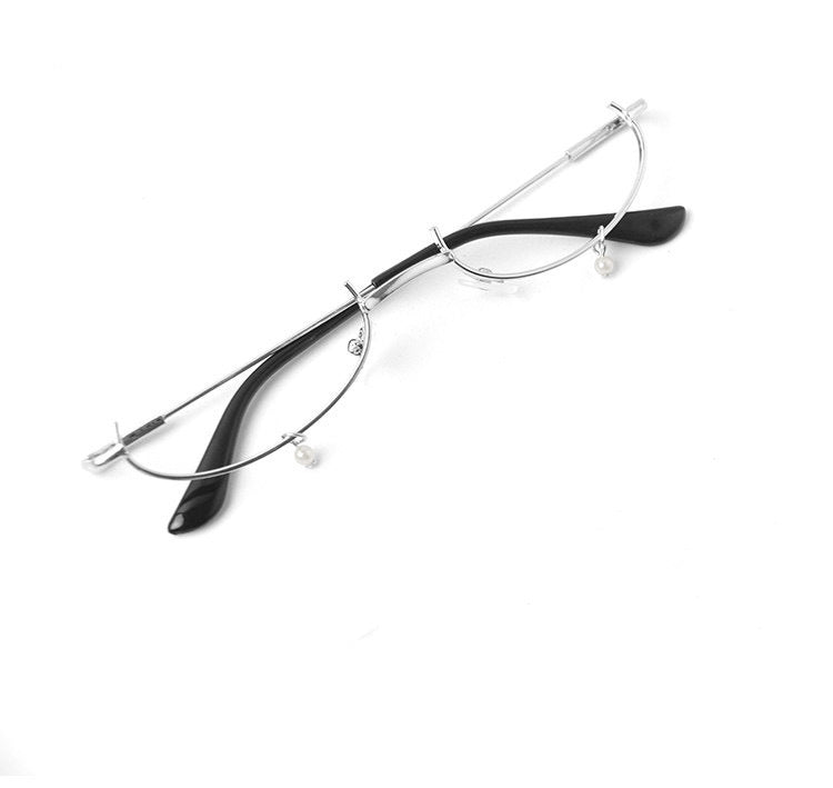 Elegant Long Pearl Chain Eyewear Holder Bowlift