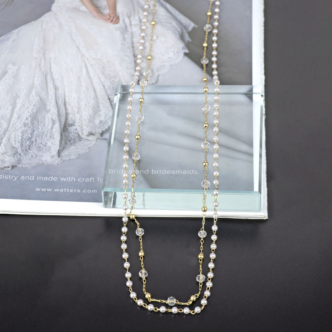Chain-Linked Fashionable Eyewear Holder Bowlift