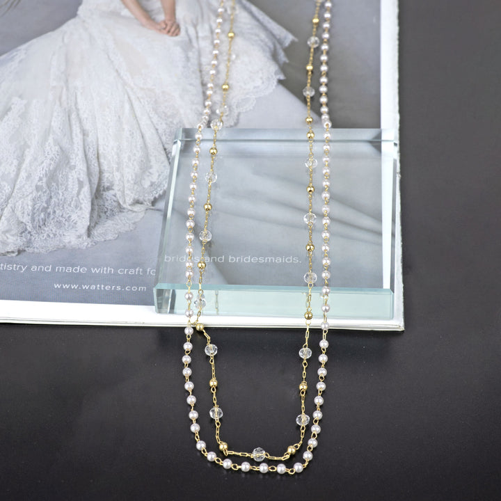 Chain-Linked Fashionable Eyewear Holder Bowlift