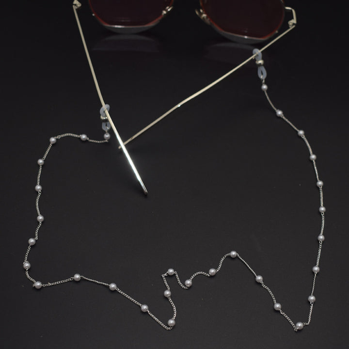 Elegant Multi-Strand Pearl Eyewear Chain Bowlift