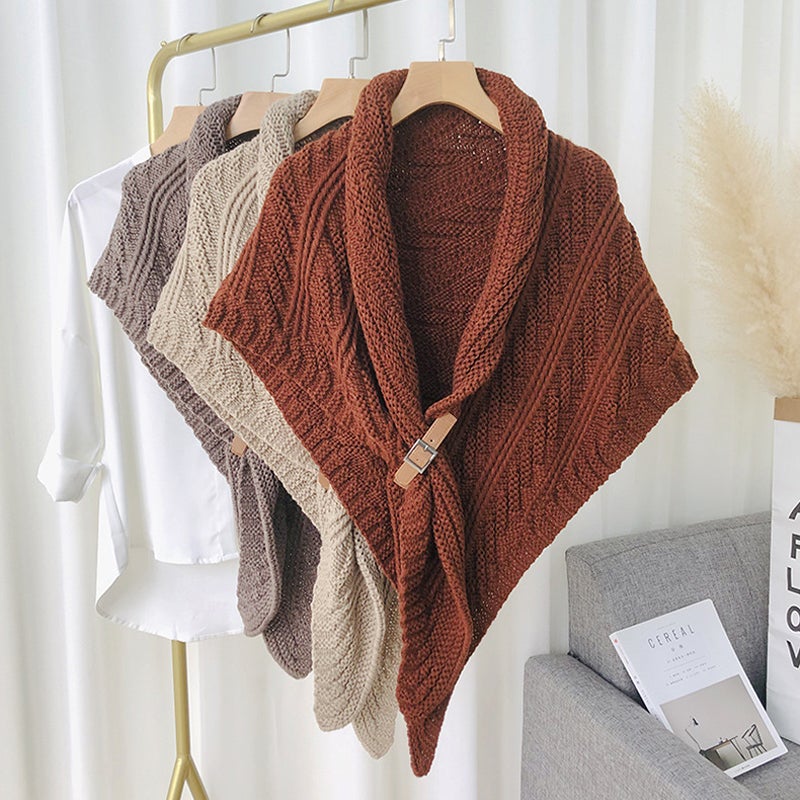 BowLift | Triangular Knit Scarf with Leather Loop