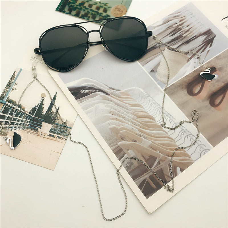 Elegant Charm Eyewear Chain Bowlift
