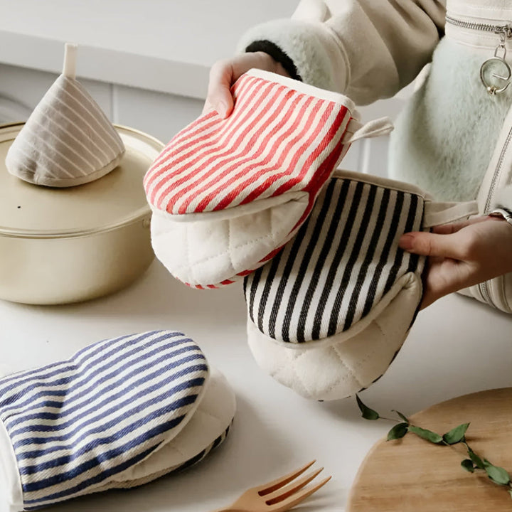 BowLift | Striped Heat-Resistant Kitchen Mitts
