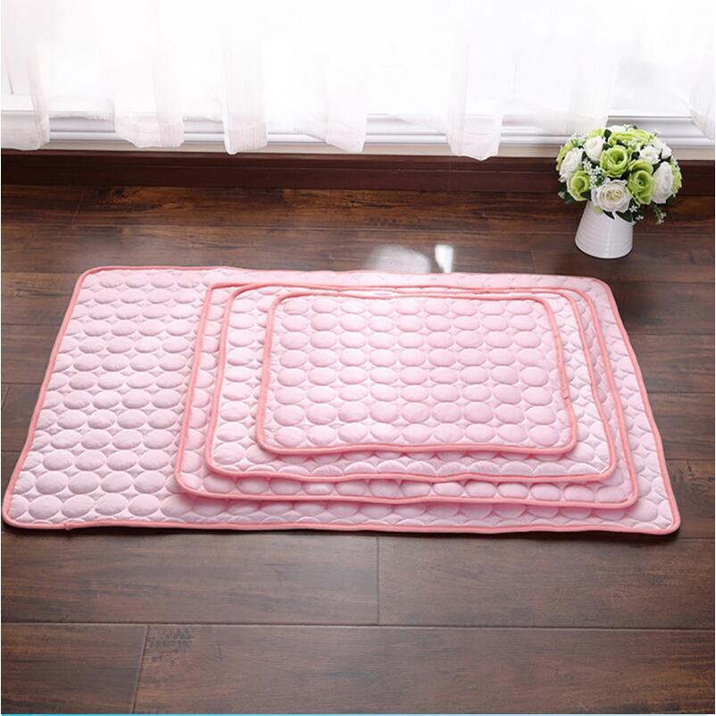 BowLift | Chillpet - Luxury Cooling Cloth for Pets - Breathable Ice Block Material