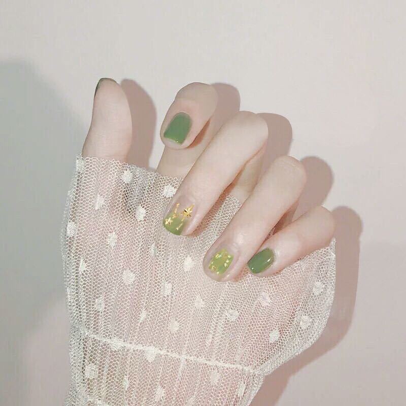 Artistic Press-On Nail Art Design