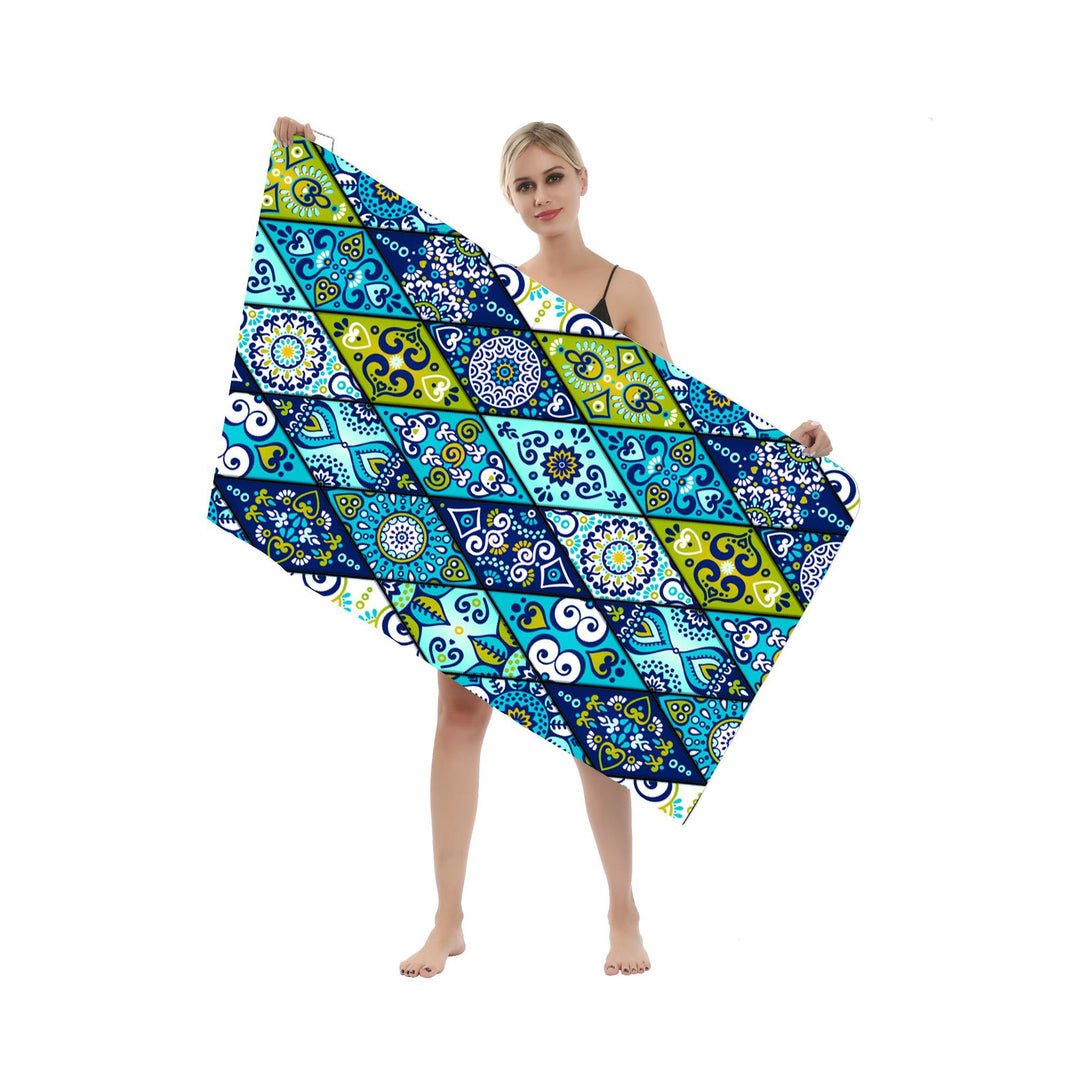Multifunctional beach towel in creative mandala design Bowlift