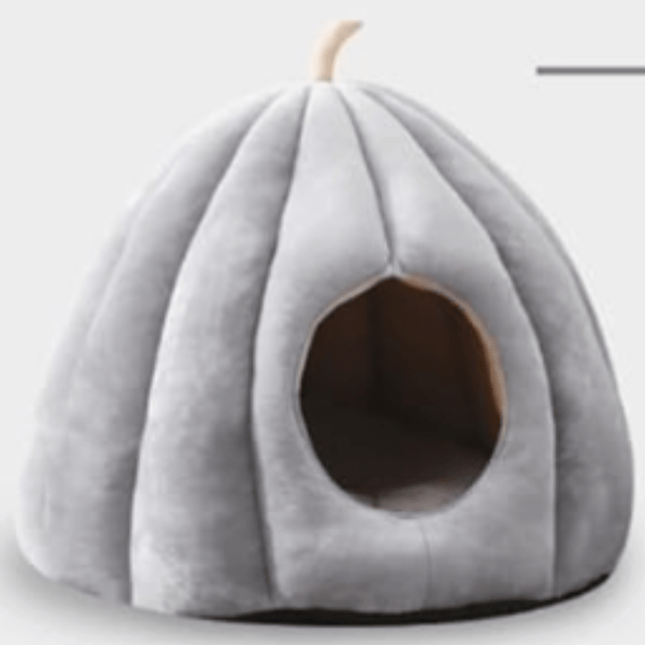 BowLift | Pumpkinpaws Cozy Pumpkin-shaped Cat Bed for winter comfort & halloween atmosphere