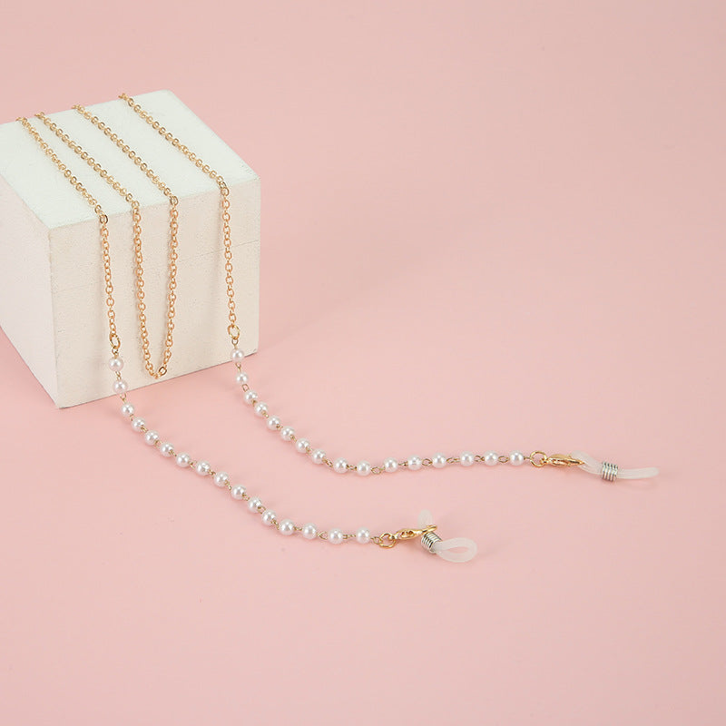 Star-Aligned Beaded Eyewear Chain Bowlift
