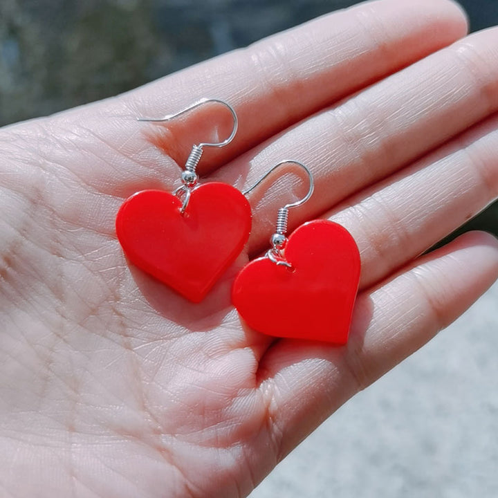 Charming Heart-Shaped Dangle Earrings Bowlift
