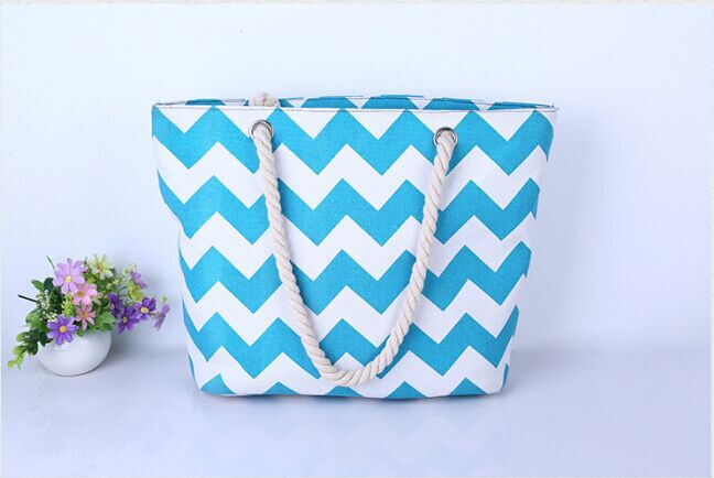 Large shopping bag with modern zigzag design Bowlift