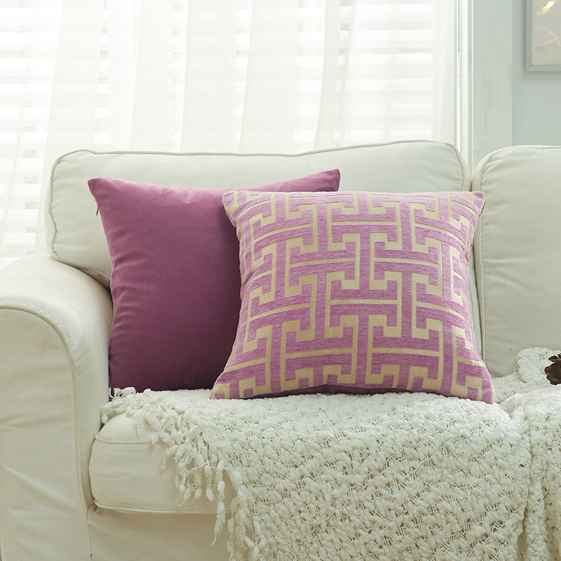 Geometric Patterned Throw Cushion
