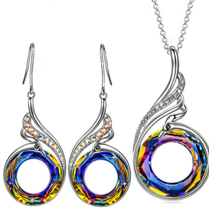 Luxurious Crystal-Embellished Pendant Necklace Bowlift