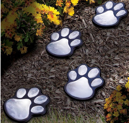 BowLift | Solar lamp in paw print design – LED garden lighting in multicolor for outdoor use