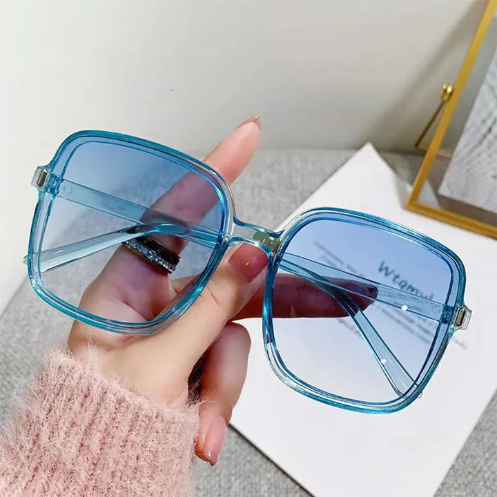 Sheena Sunglasses | Oversized & Classic | Bowlift