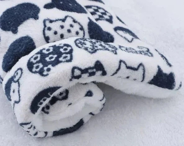BowLift | Ultra Soft Cat Blanket – Cozy Flannel Blanket with Cats, Hypoallergenic and Machine Washable, Perfect for All Cats