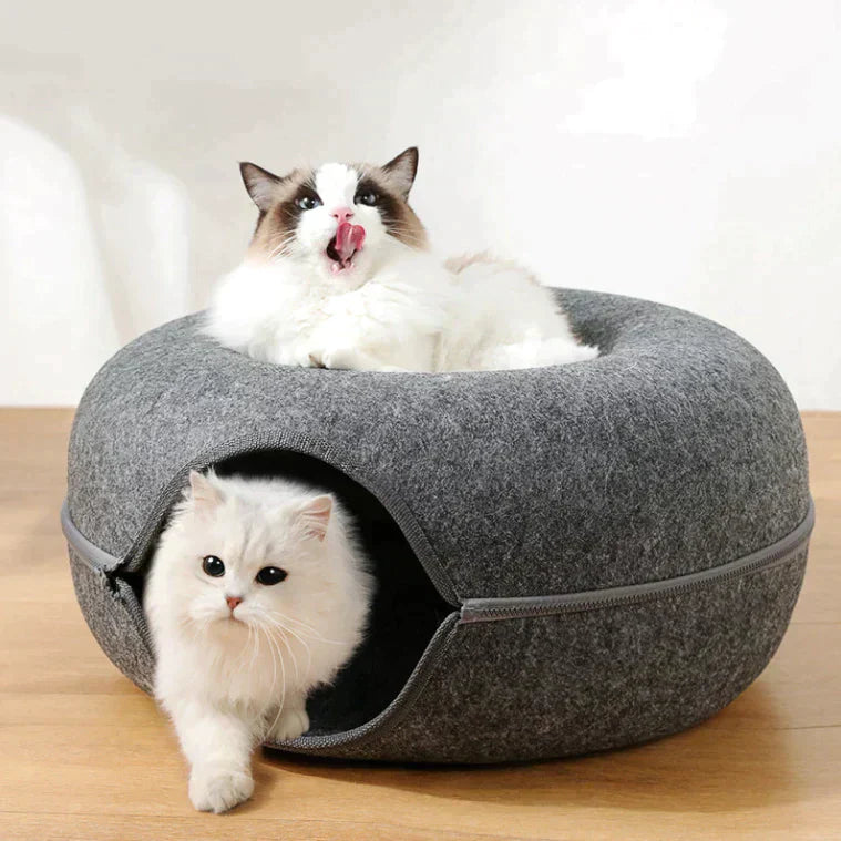 BowLift | Cozy Donut Cat Bed – Plush Material, Non-Slip Bottom, 20-Inch Diameter, Ideal for Relaxation and Play
