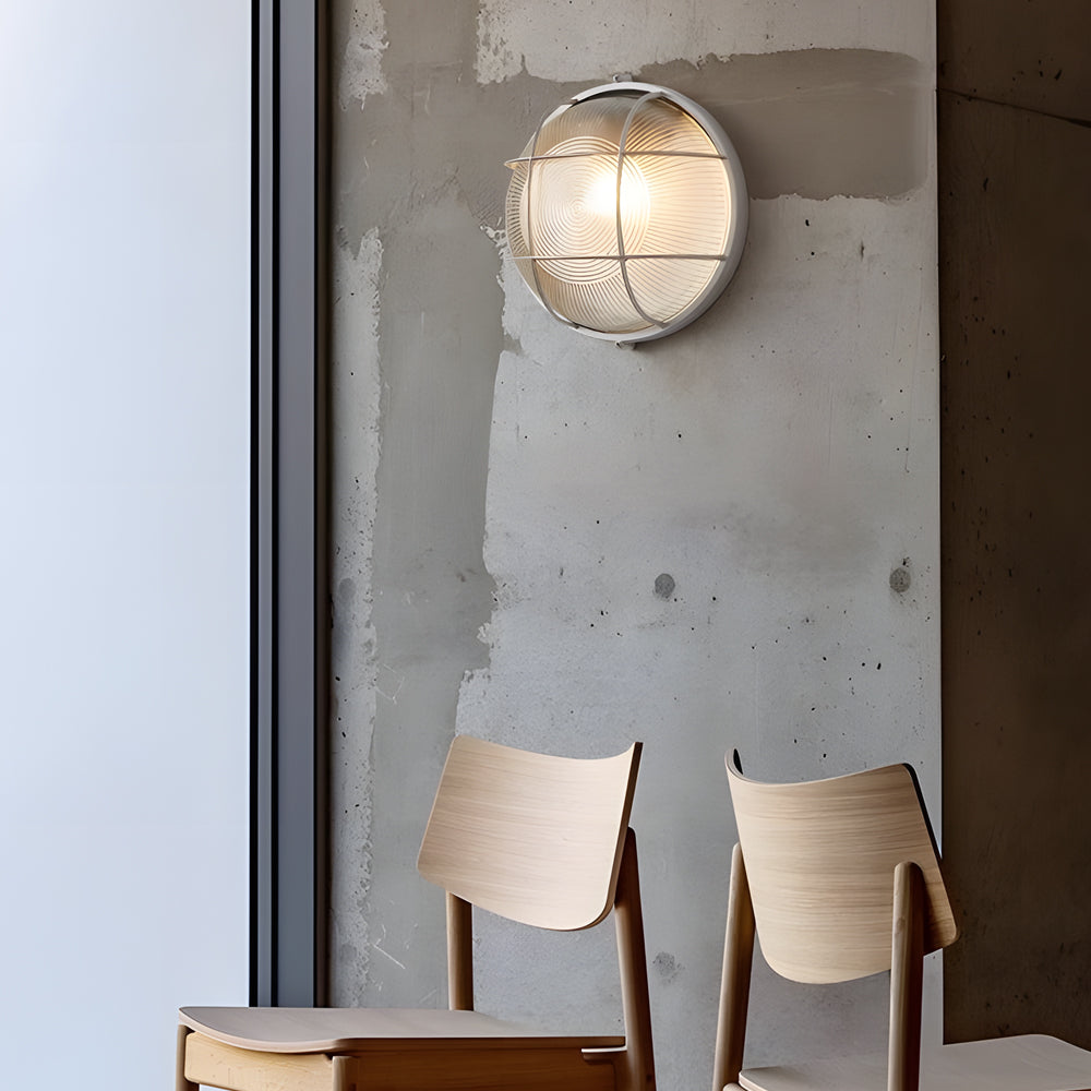 RetroGlow – Industrial Wall Light for Outdoors | Bowlift