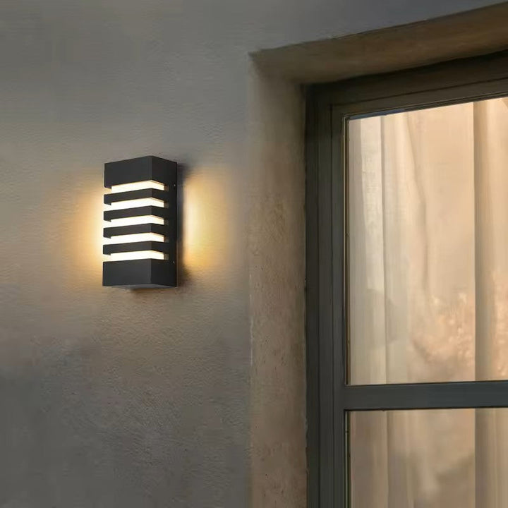 BowLift | LumaEdge | LED Wall Light – Weatherproof