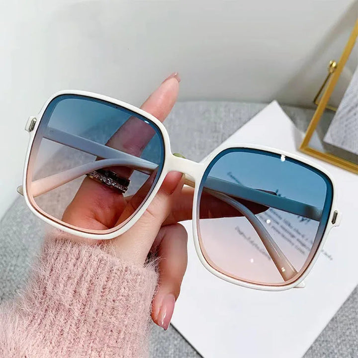 Sheena Sunglasses | Oversized & Classic | Bowlift