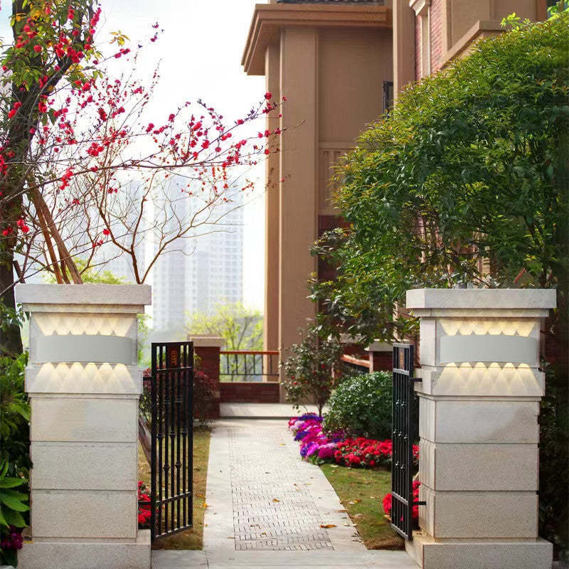 BowLift | Modern Waterproof LED Outdoor Wall Light Made of Aluminum