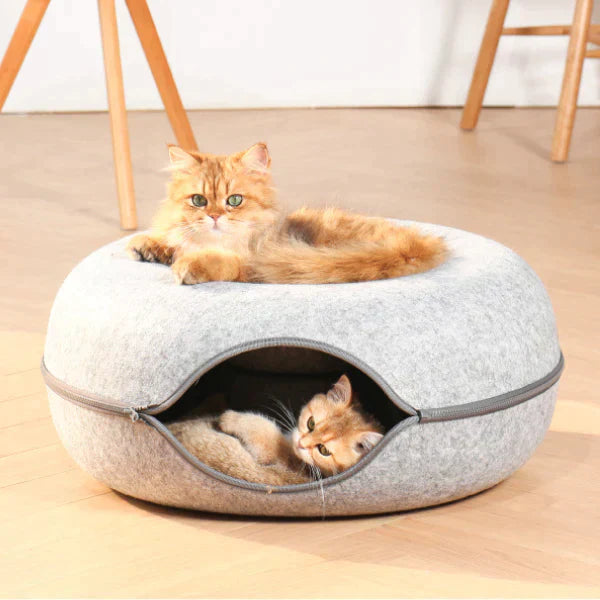 BowLift | Cozy Donut Cat Bed – Plush Material, Non-Slip Bottom, 20-Inch Diameter, Ideal for Relaxation and Play