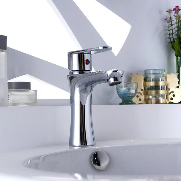 BowLift | Basic Metal Sink Faucet Silver Bathroom Faucet with Lever Handle