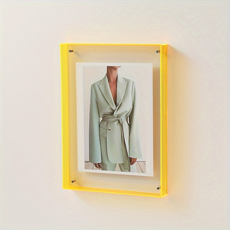 AcrylicFrame – Minimalist Photo Frame for Artwork Bowlift