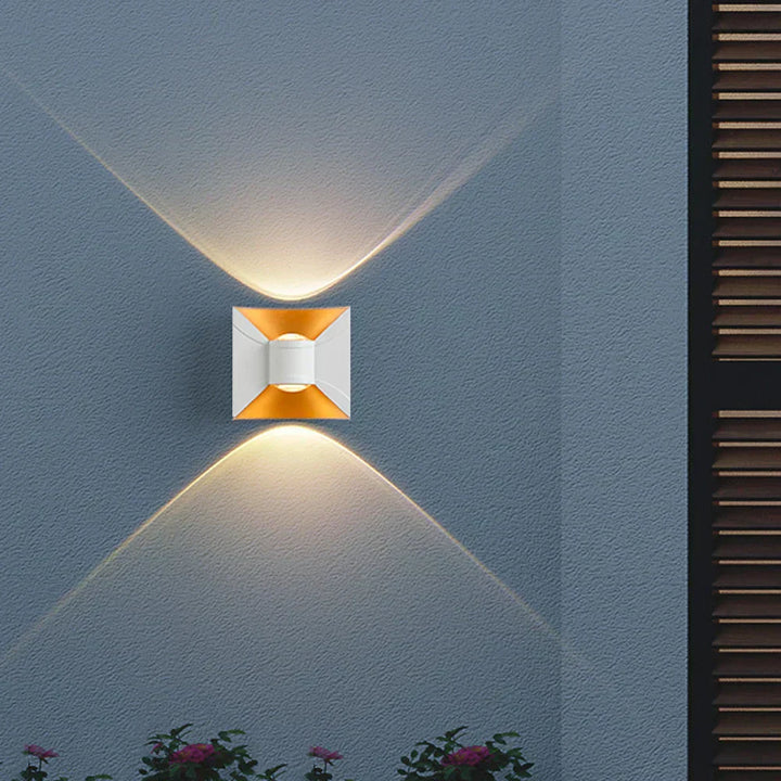 LumiereMurale Wall Lamp - Stylish LED Outdoor Lighting for Your Garden | Bowlift