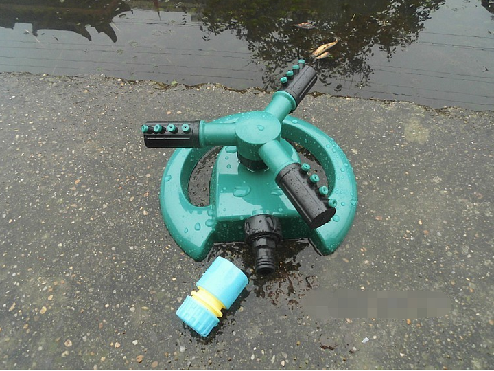 BowLift | Adjustable Garden Sprinkler – Efficient Lawn Watering with 360° Spray Function