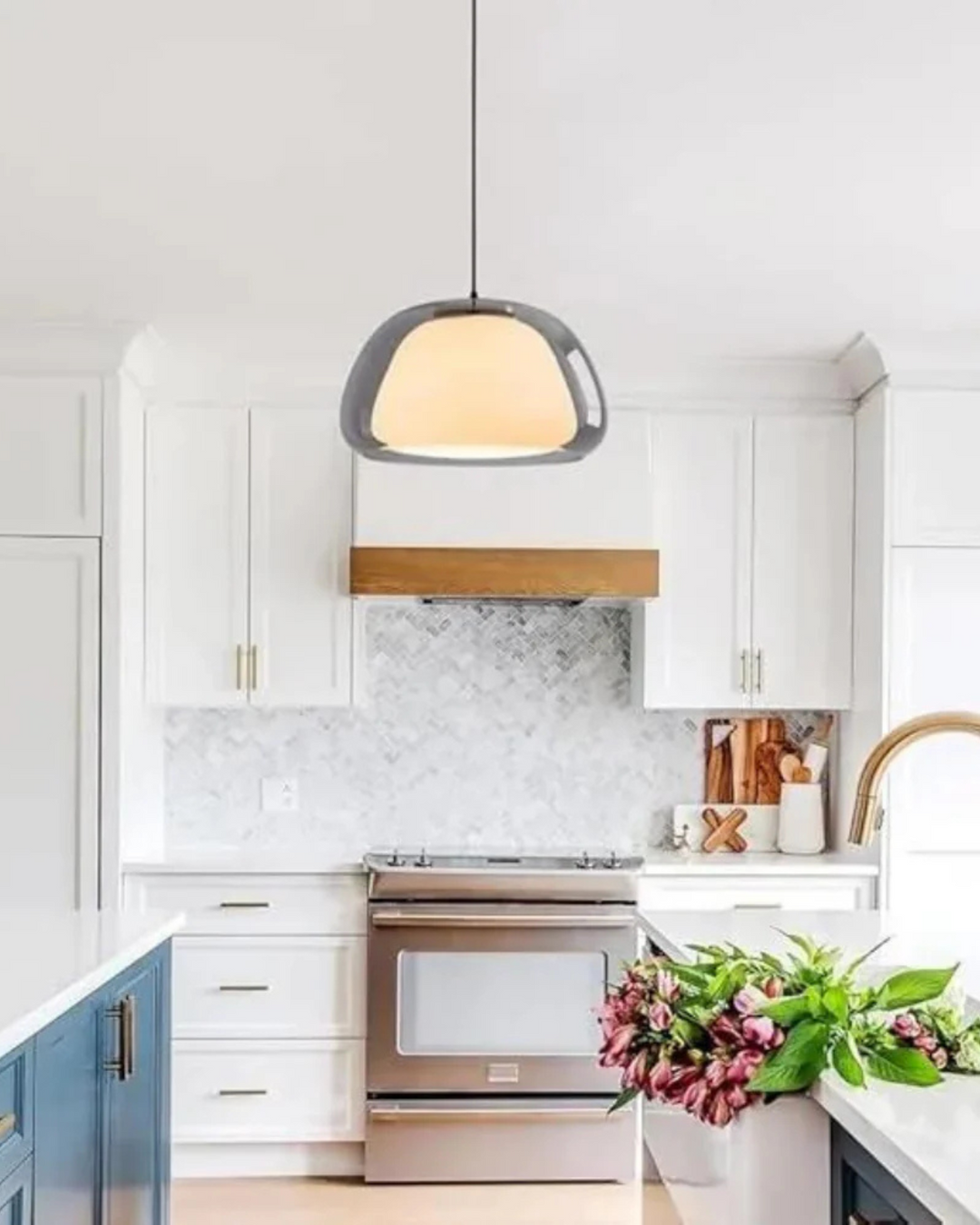 BowLift | Elegant Lamp in the Form of a Glass Dome with Crystal Accent