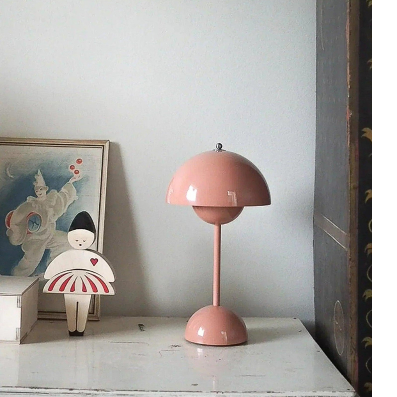 BowLift | LuxeAura Design Lamp | Scandinavian Lamp for a Refined Ambiance