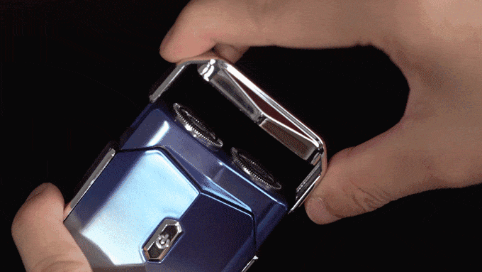 BowLift | LuxRazor Elite Travel Razor | Compact magnetic design for effortless shaving on the go