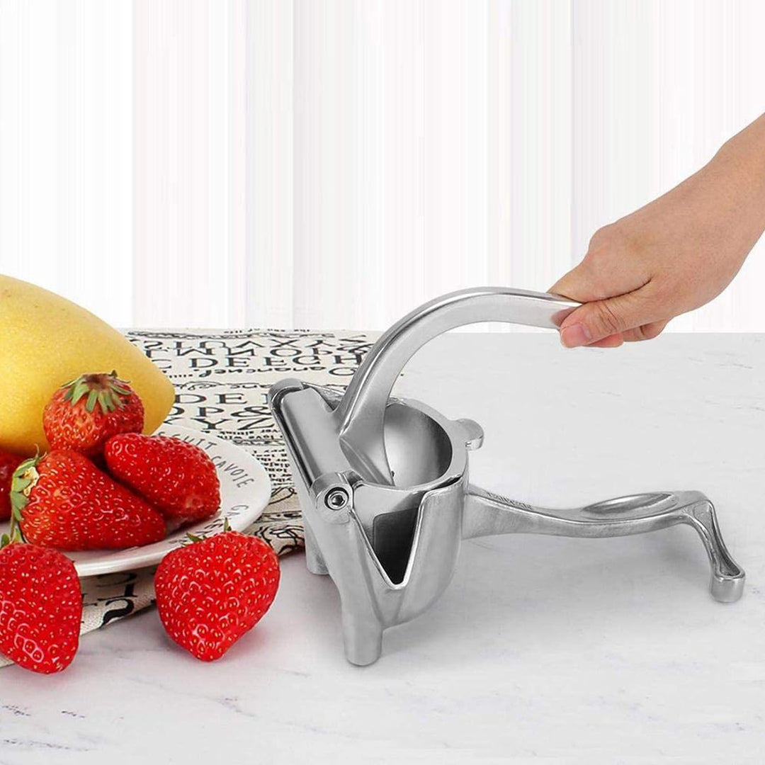Easy and quick juice | Your kitchen saver | Bowlift