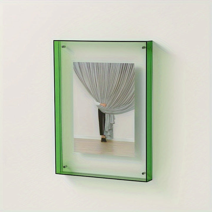 AcrylicFrame – Minimalist Photo Frame for Artwork Bowlift
