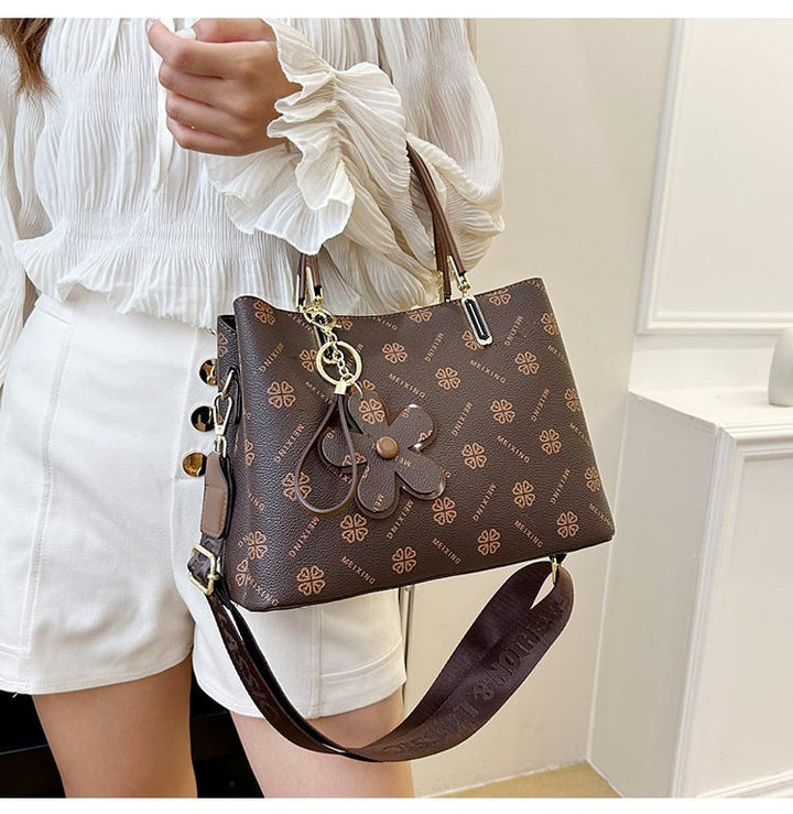 BowLift | Women’s Tote Bag | Vintage Floral Print | Faux Leather | Spacious 20L Capacity