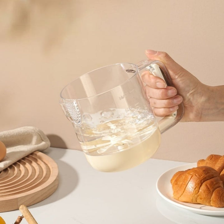 BowLift | MixMaster Cup – Stirring, Measuring, Filtering in one handle!
