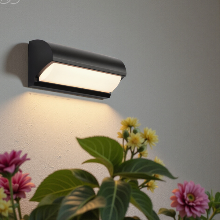 BowLift | Modern Black Outdoor LED Wall Light – Weatherproof Warm Lighting for Garden, Patio & Entryways