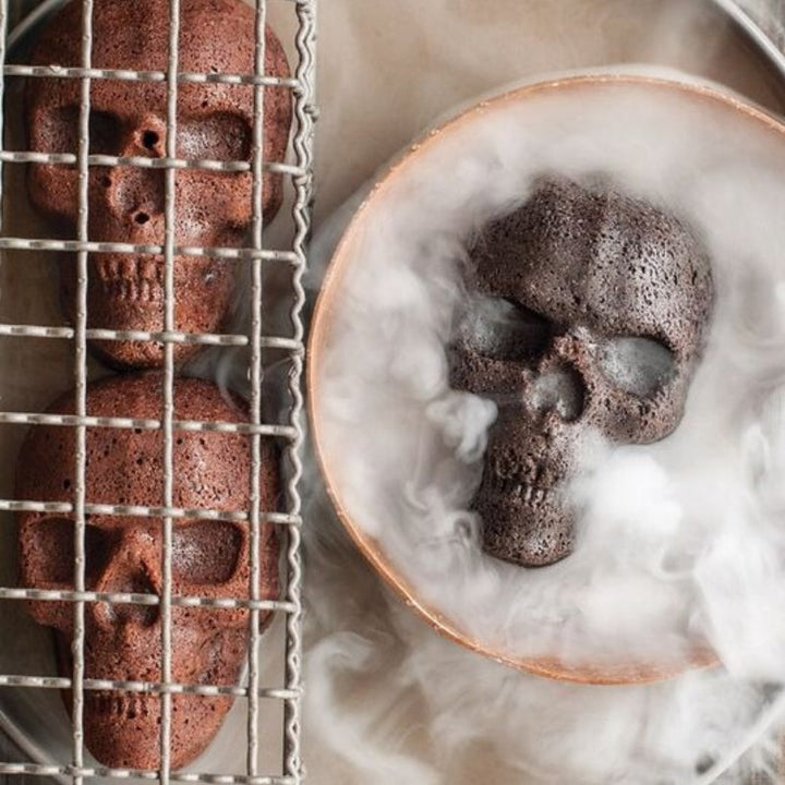 BowLift | Halloween Skull Cake Mold