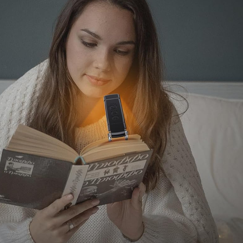 BowLift | Portable LED reading light to clip on