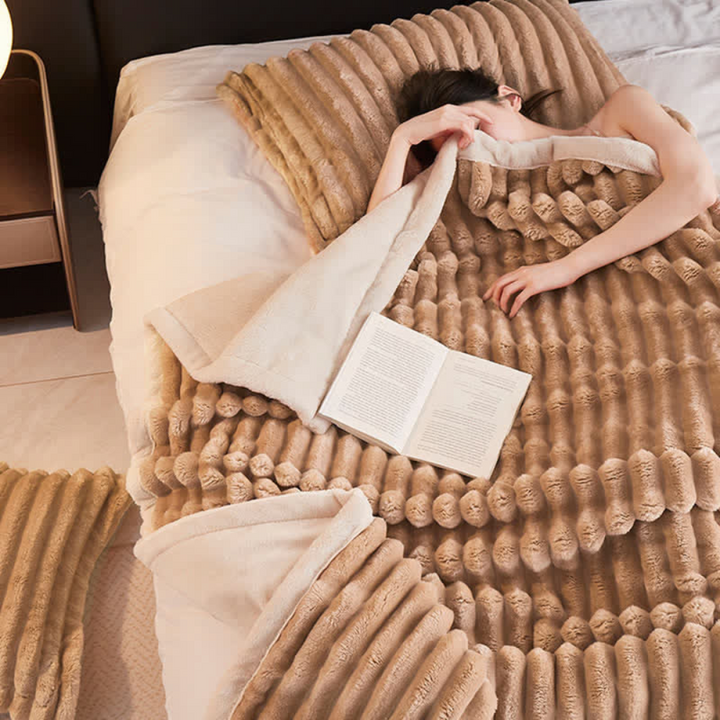BowLift | Snuggly Faux Fur Fleece Blanket