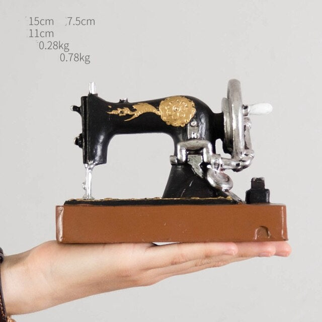 BowLift | Vintage Style Old-fashioned Artificial Film Player Telephone Camera Projector